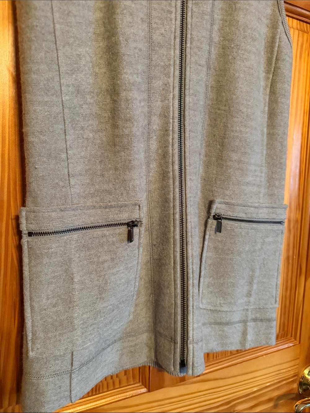 Jones New York Light Gray Wool Blend Sleeveless Zip-Front Knit Vest - Picture 4 of 7